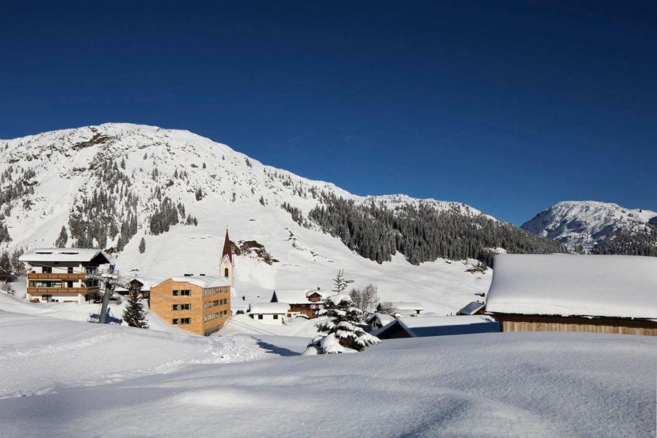 Warthsap Apartmenthaus Warth  Bagian luar foto